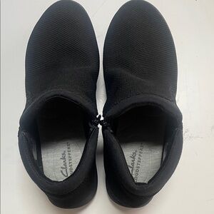 YOU MAKE AN OFFER$ Closet Clearance Gently Loved💜 Clarks Women Boot Cloudstepper